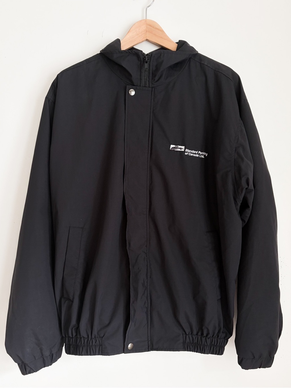 Black Sumaggo Windbreaker Jacket - Men’s Size Medium, Made in Canada